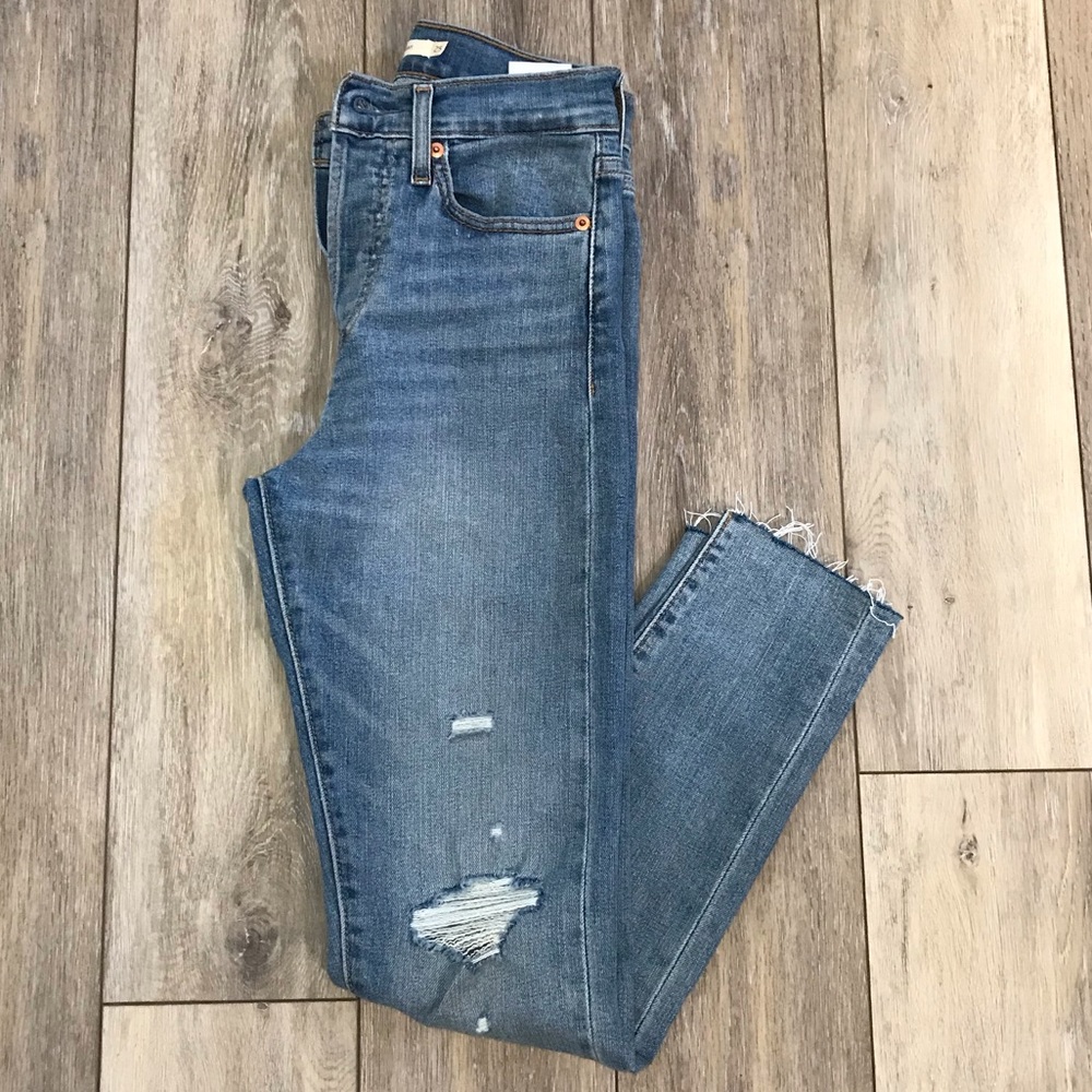 Levi Wedgie Skinny Jeans 25